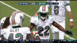 Reggie Bush breaks multiple tackles en route to a TD (2012)