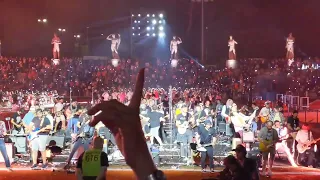 Bon Jovi - Living on a Prayer solo at Aperol Rockin'1000 at Stadio dei Marmi - Roma