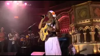 India Arie - "Can I Walk With You" + "Not The Average Girl" - Live