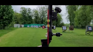 How to aim with a recurve bow in archery - String Alignment