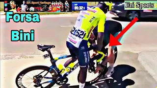 Biniam Girmay Having A Mechanical Problem #bini #natu #eritreancycling #cycling