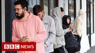 Coronavirus: New Zealand lockdown eased as businesses reopen - BBC News