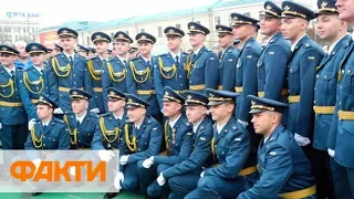 Умеют летать и выпускать управляемые ракеты: выпуск молодых пилотов в Харькове