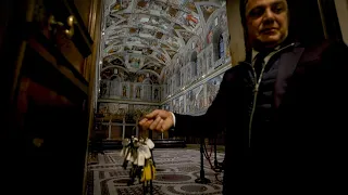 Before dawn at the Vatican Museums, the key keeper unlocks history | AFP