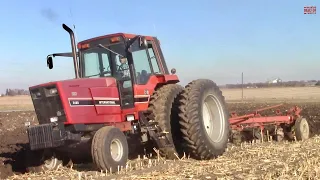 INTERNATIONAL Tractors Plowing