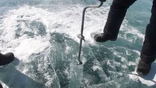 Бурение лунки на Байкале 24.03.2013 года. Подлёдная рыбалка. (Drilling holes on lake Baikal)