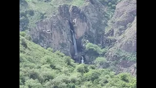 Водопад в каньоне Аккум, Южный Казахстан.