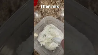 How to make a quick and easy bath bomb with things you most likely have in your house ￼