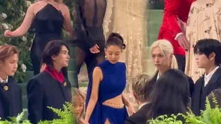 240506 Blackpink Jennie & StrayKids arrival at Met Gala make fans go wild🔥