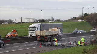 APRÈS LE BLOCAGE : OPÉRATION NETTOYAGE