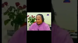 ustad Nusrat Fateh Ali Khan talking about a good singer Jogi chacha