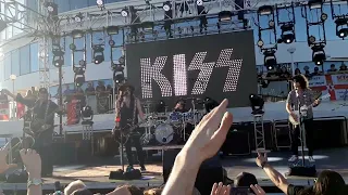 Kiss - Christine sixteen (Kiss Kruise XI week 1)