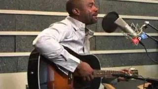 Darius Rucker Performs "Don't Think I Don't Think About It"