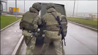 На відео показове затримання чмобіків, які відмовляються йти на фарш в Україну.