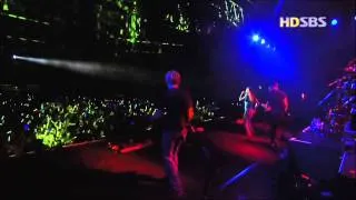 Avril Lavigne - My World - Live in Seoul Korea 2003 [HD]