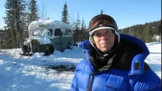 Billie McCandless visita il Bus 142 in Alaska