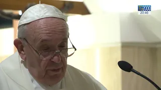 Papa a Santa Marta: “Non scivolare nella mondanita’”