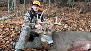 BIG BUCK DOWN!! New York Rifle Deer Hunting