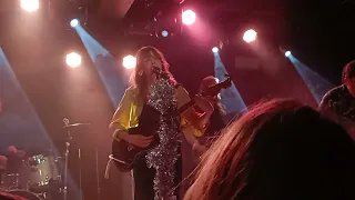 Can't Help Myself - Alexandra Saviour (Live from Manchester Academy)