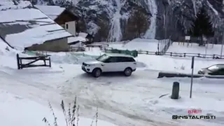 Panda 4x4 batte Range Rover sulla neve