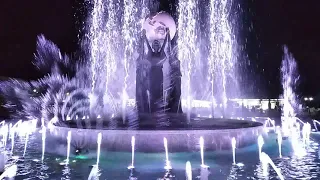 Светомузыкальный фонтан в Адлере. Чайковский. Лебединое озеро. Танец с кубками (фрагмент).
