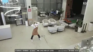 Customer Walks In On Staff Dancing To Loco While Working