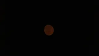 Противостояние Марса во время полного лунного затмения