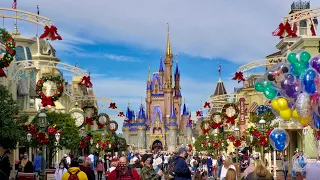 A Christmas Walk Around Main Street USA at Magic Kingdom in 4K | Walt Disney World December 2020