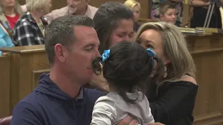 Entire class comes to support friend at adoption hearing