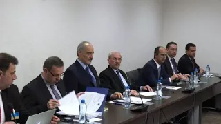 Syria government delegation holds talks with de Mistura