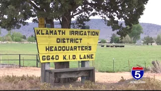 Farmers rally in Klamath Falls one day after Bureau of Reclamation announces 'A' Canal shut down