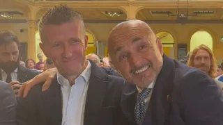 Ovazione per Spalletti, poi guardate cosa fa con l’arbitro Orsato! 😂💙