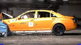 Mercedes S-CLASS Crash Test