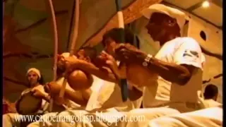 Capoeira Angola: Mestre Ananias e os C M Marcelo e Rafael