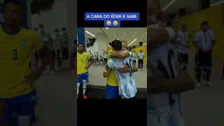 messi só cumprimenta o Neymar