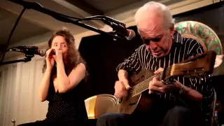 Paul Rishell & Annie Raines - Trouble Blues