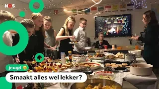 Kerstdiners op school: worstenbroodjes, salades en frikandellen