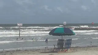 Man dead after getting caught in rip current while swimming in Galveston