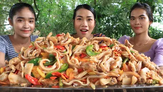 Cooking pork ears stir-fry with vegetable recipe - Amazing cooking