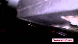 Видео Новости-N: В Николаеве пьяный с криками «Они меня бьют!» бился головой о патрульную машину ГАИ