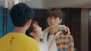 Jealous Gu Weiyi carried drunk Situ Mo away, in front of his love rival|Put Your Head on My Shoulder