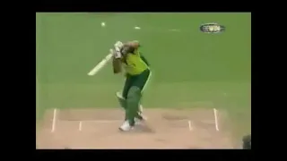 Inzamam ul haq can't handle Brett Lee speed