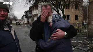 La disperazione dei residenti di Borodyanka davanti alle loro case distrutte