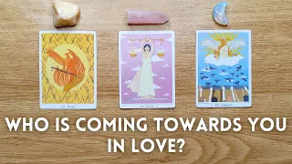 WHO Is Coming Towards YOU?? 👀💘🙀 Pick a Card 🔮✨ Timeless Love Tarot Reading