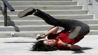 Приколы и неудачи внезапно Epic Fails Skateboarding Fail Compilation 2015 #12