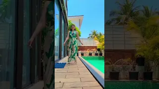 Kaanta Laga Girl Shefali Jariwala Hot Bikini Walk