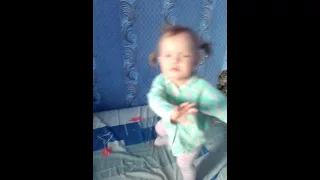Маленькая фанатка Стаса Михайлова (2 годика)