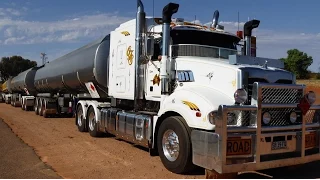 Caminhão Australiano I - Road Train - Vlog18rodas na Australia