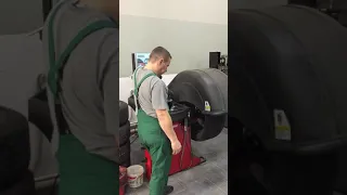 Балансировка на профессиональном оборудование Hunter Tyre plus сертификат Michelin в Ростове-на-Дону