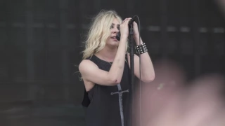 The Pretty Reckless cover LIKE A STONE by Audioslave ROTR 2017